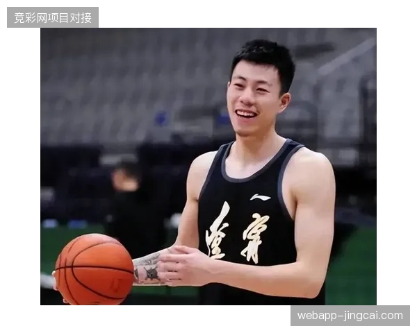 上海久事锋线双星闪耀，李弘权与张镇麟凭借出色表现分别入选赛季最佳阵容